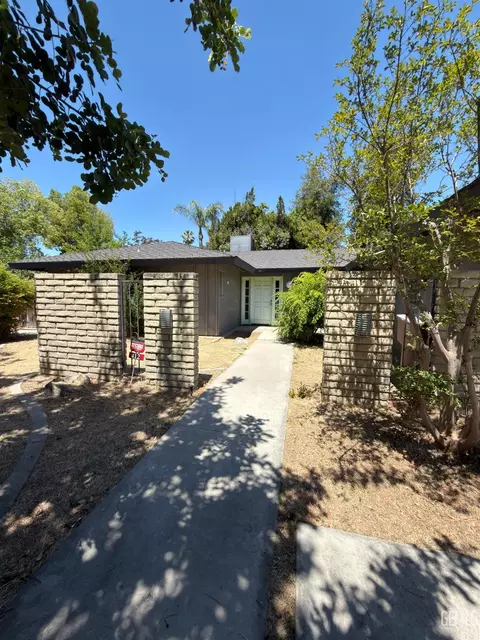 412 Gabriel Dr, Bakersfield, CA 93309