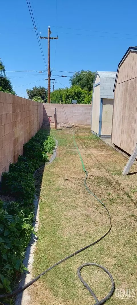 Exterior - 1001 Cedar Ave, Wasco, CA 93280 photo 9 of 9