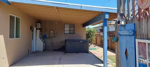 Exterior - 1001 Cedar Ave, Wasco, CA 93280 photo 8 of 9