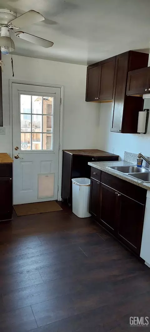 Kitchen - 1001 Cedar Ave, Wasco, CA 93280 photo 1 of 4
