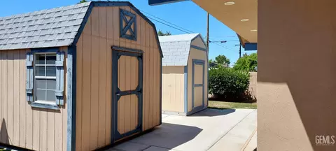 Exterior - 1001 Cedar Ave, Wasco, CA 93280 photo 3 of 9