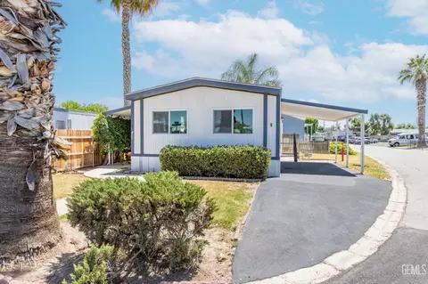 144 Torrey Pines Ln, Bakersfield, CA 93308