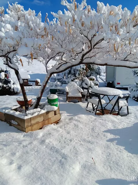 Exterior - 11657 Rocky Ct, Tehachapi, CA 93561 photo 5 of 7