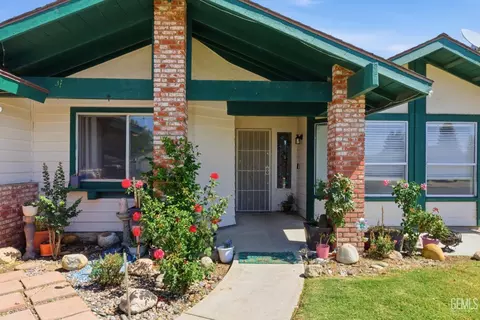 1106 Mcginley Ave, Bakersfield, CA 93308