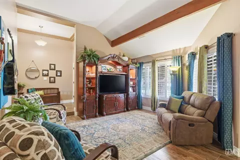 6915 Mandy Ln, Bakersfield, CA 93308 photo 9