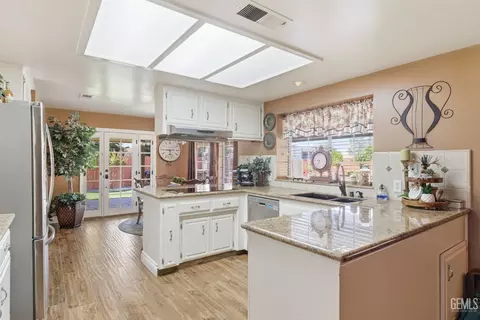 6915 Mandy Ln, Bakersfield, CA 93308 photo 17