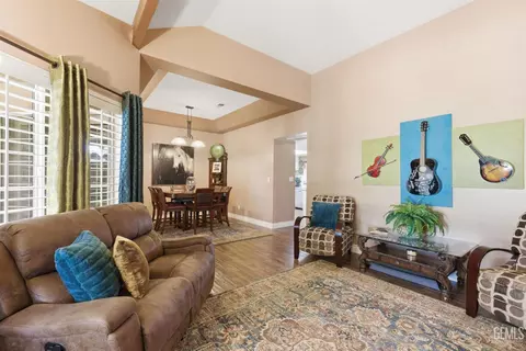 6915 Mandy Ln, Bakersfield, CA 93308 photo 10