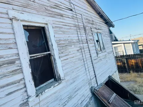 614 Shattuck Ave, Taft, CA 93268 photo 3
