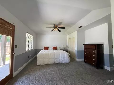 Bedroom - 6909 Rolling Ridge Dr, Bakersfield, CA 93306 photo 1 of 4