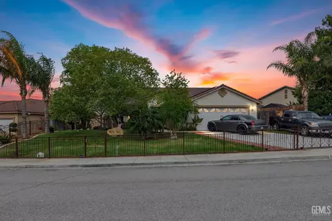 8441 Andromeda Ln, Bakersfield, CA 93306