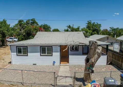 112 Crystal St, Taft, CA 93268 photo 2