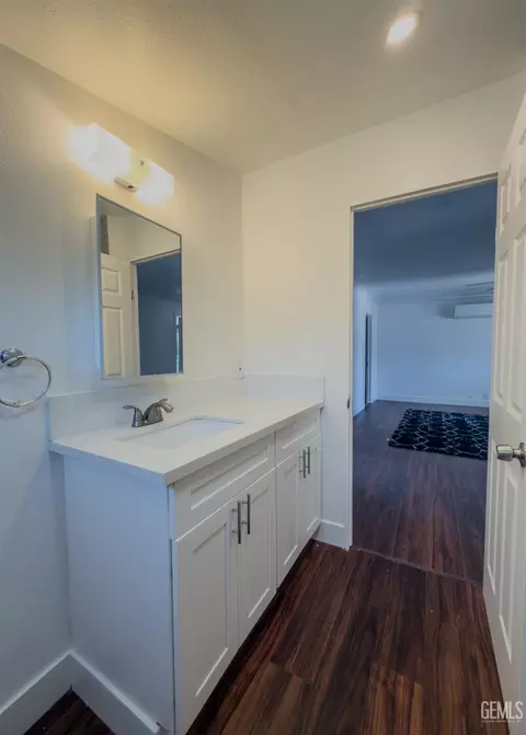 112 Crystal St, Taft, CA 93268 photo 13