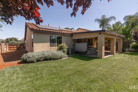 Exterior - 5509 Upton Ave, Bakersfield, CA 93313 photo 6 of 7