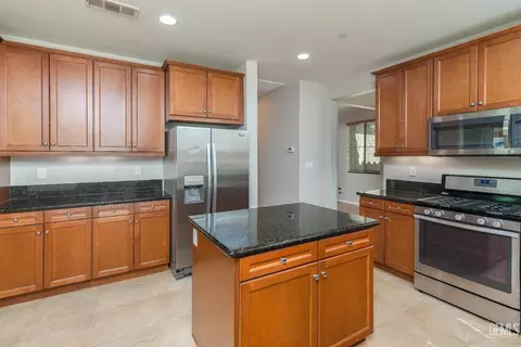 Kitchen - 5509 Upton Ave, Bakersfield, CA 93313 photo 3 of 3