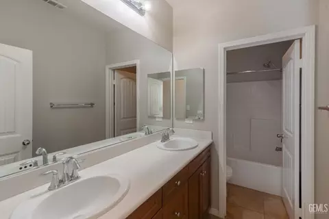 Entry Way - 5509 Upton Ave, Bakersfield, CA 93313 photo 1 of 1