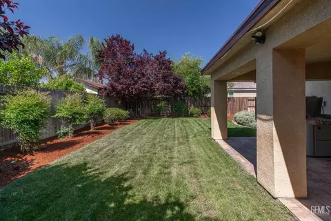 Exterior - 5509 Upton Ave, Bakersfield, CA 93313 photo 5 of 7