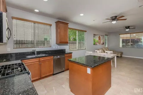 Kitchen - 5509 Upton Ave, Bakersfield, CA 93313 photo 1 of 3