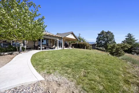 Exterior - 27021 Barkes Way, Tehachapi, CA 93561 photo 8 of 13