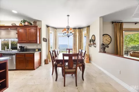 Dining - 27021 Barkes Way, Tehachapi, CA 93561 photo 1 of 1