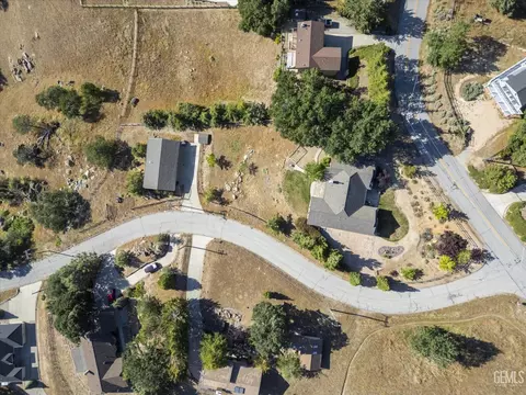 View/Area - 27021 Barkes Way, Tehachapi, CA 93561 photo 5 of 5