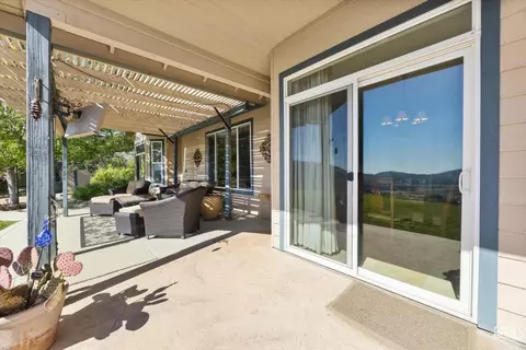 Exterior - 27021 Barkes Way, Tehachapi, CA 93561 photo 4 of 13