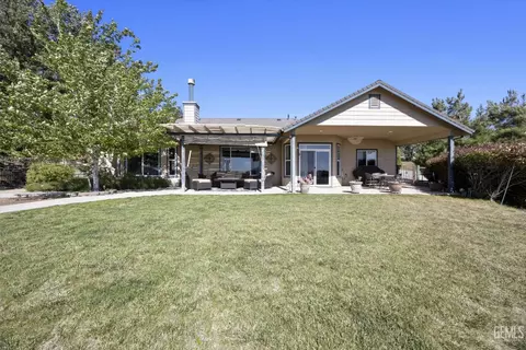 Exterior - 27021 Barkes Way, Tehachapi, CA 93561 photo 7 of 13