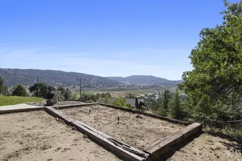 Exterior - 27021 Barkes Way, Tehachapi, CA 93561 photo 9 of 13