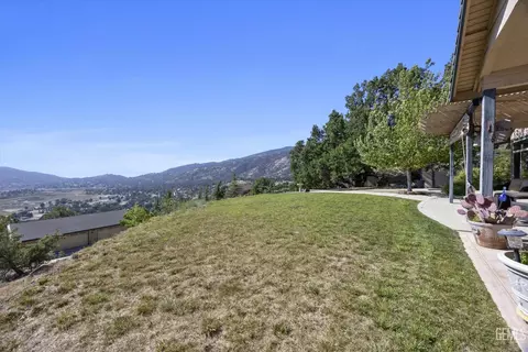 Exterior - 27021 Barkes Way, Tehachapi, CA 93561 photo 6 of 13