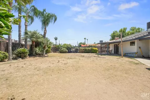 Exterior - 4205 Player Ct, Bakersfield, CA 93306 photo 5 of 6