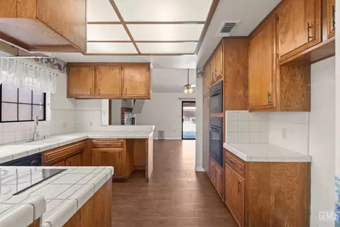 Kitchen - 4205 Player Ct, Bakersfield, CA 93306 photo 1 of 4
