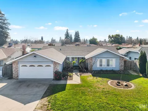 3217 W Whitendale Ave, Visalia, CA 93277