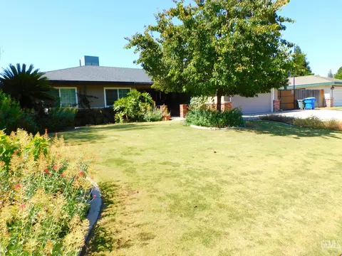 7305 Snowmass Ln, Bakersfield, CA 93309