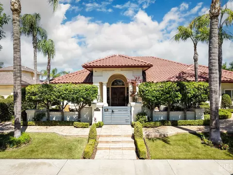 11500 Harrington St, Bakersfield, CA 93311