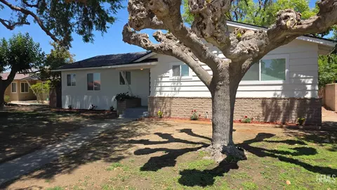 1102 Cypress Ave, Wasco, CA 93280 photo 5