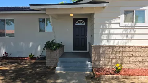 1102 Cypress Ave, Wasco, CA 93280 photo 2
