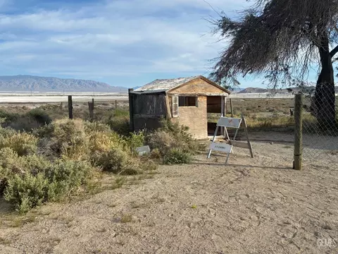 Exterior - 12331 Beech St, Trona, CA 93562 photo 7 of 8