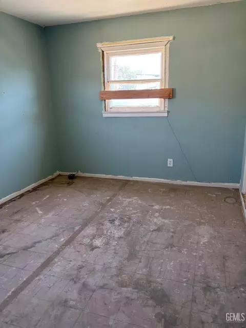 Bedroom - 12331 Beech St, Trona, CA 93562 photo 1 of 3
