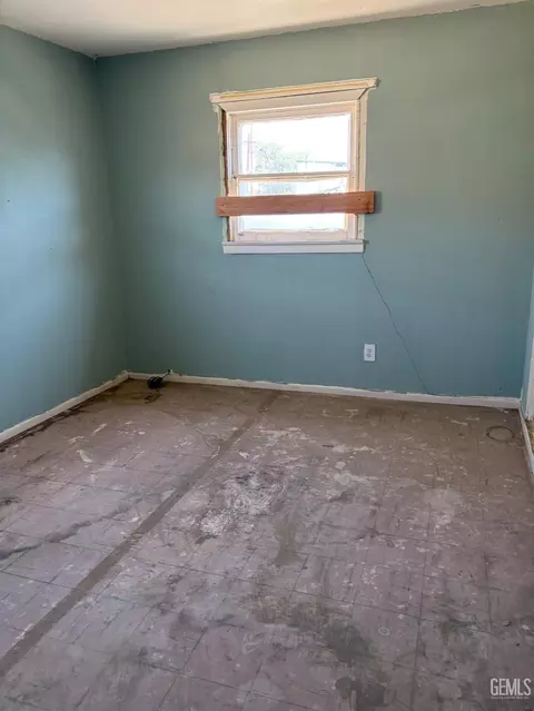 Bedroom - 12331 Beech St, Trona, CA 93562 photo 3 of 3