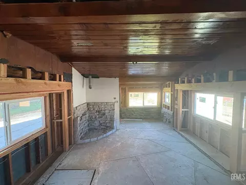313 S Robinson St, Tehachapi, CA 93561 photo 8