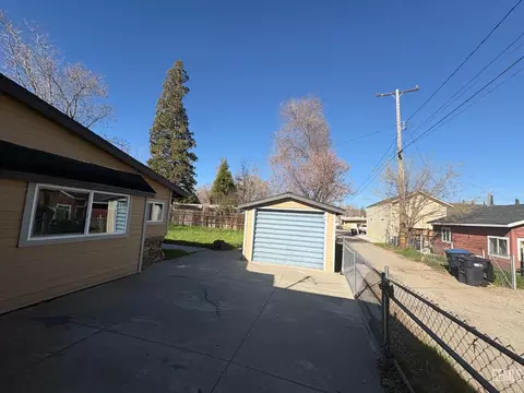 313 S Robinson St, Tehachapi, CA 93561 photo 10