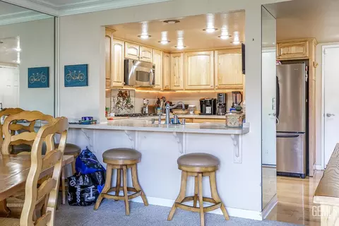 Kitchen - 18571 Glenview Ct, Tehachapi, CA 93561 photo 1 of 3