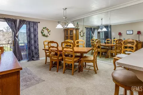 Dining - 18571 Glenview Ct, Tehachapi, CA 93561 photo 1 of 1
