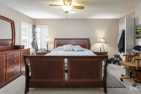 Bedroom - 18571 Glenview Ct, Tehachapi, CA 93561 photo 2 of 5