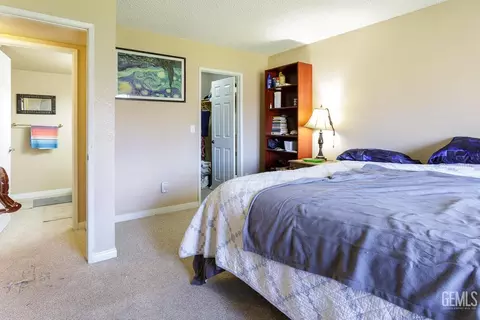 Bedroom - 18571 Glenview Ct, Tehachapi, CA 93561 photo 5 of 5