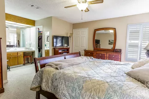 Bedroom - 18571 Glenview Ct, Tehachapi, CA 93561 photo 1 of 5
