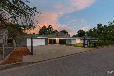 2308 Spruce St, Bakersfield, CA 93301