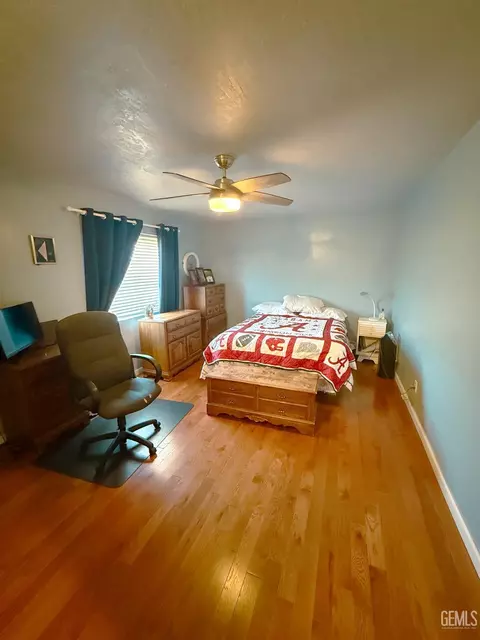 Bedroom - 7452 Isaac Rd, Taft, CA 93268 photo 1 of 4