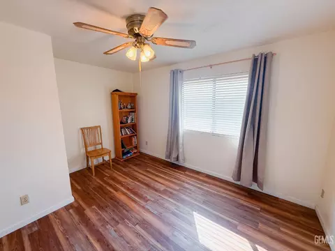 Bedroom - 7452 Isaac Rd, Taft, CA 93268 photo 4 of 4