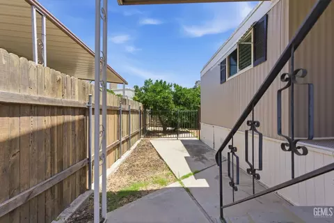 900 James Rd #2, Bakersfield, CA 93308 photo 6