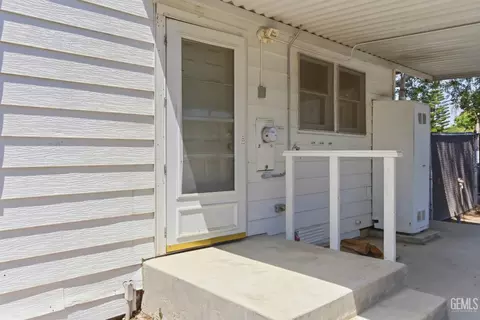 Exterior - 118 Pierce, Taft, CA 93268 photo 8 of 13